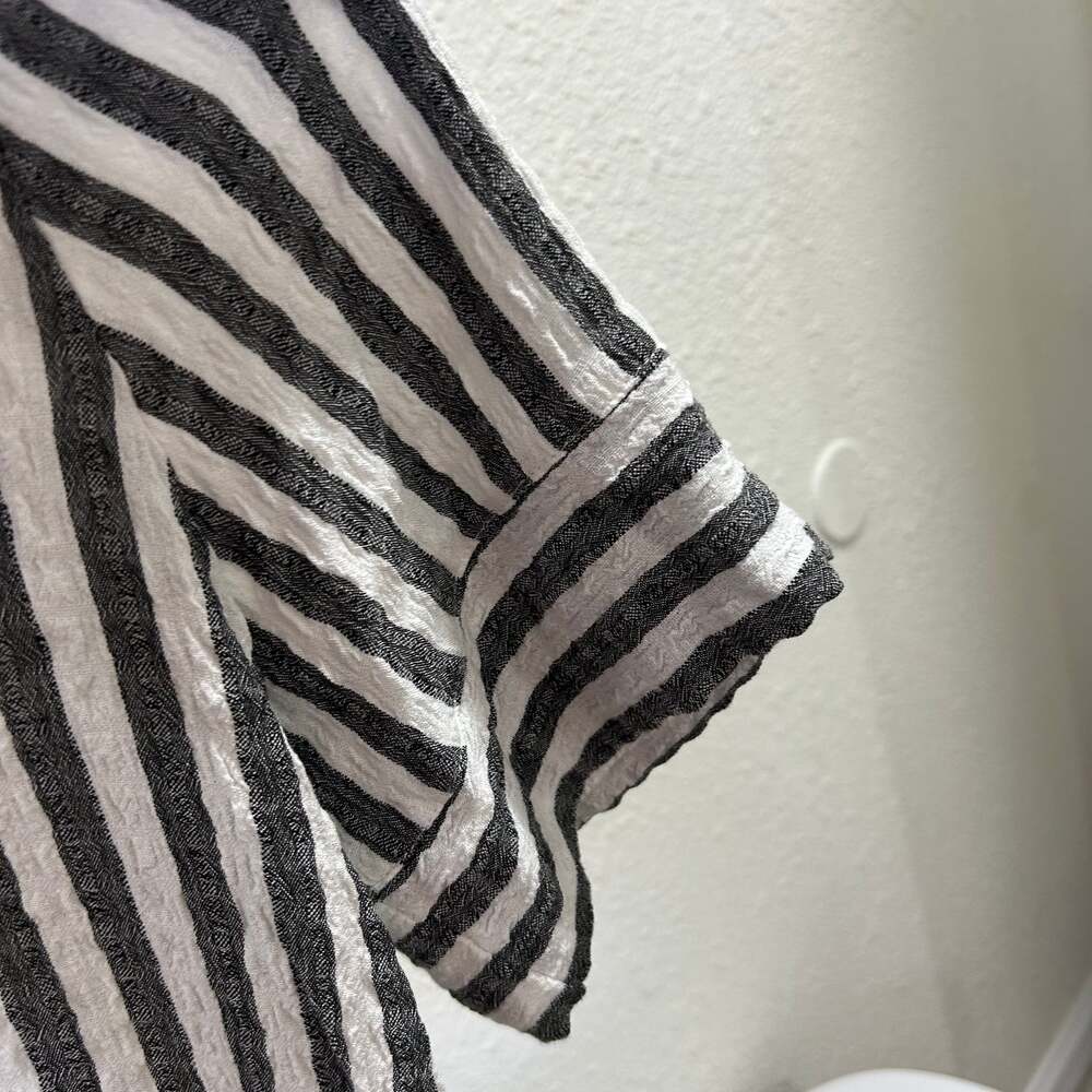 Jane & Delancey Black and White Striped Collared Button-Up Top Size XL - Picture 2 of 7